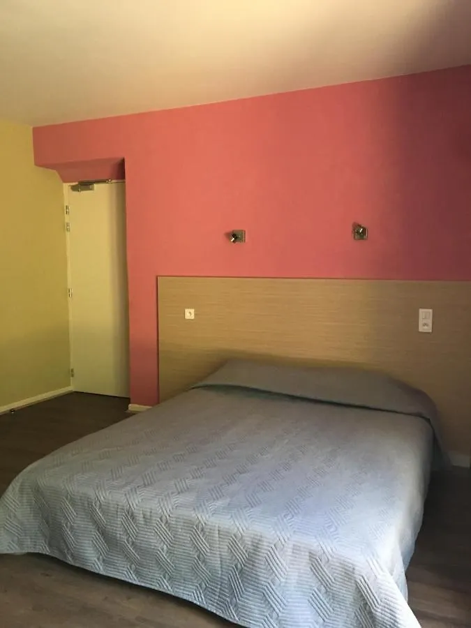 Hotel Val De Saone Lyon Caluire Rillieux Sathonay-Camp 2*,