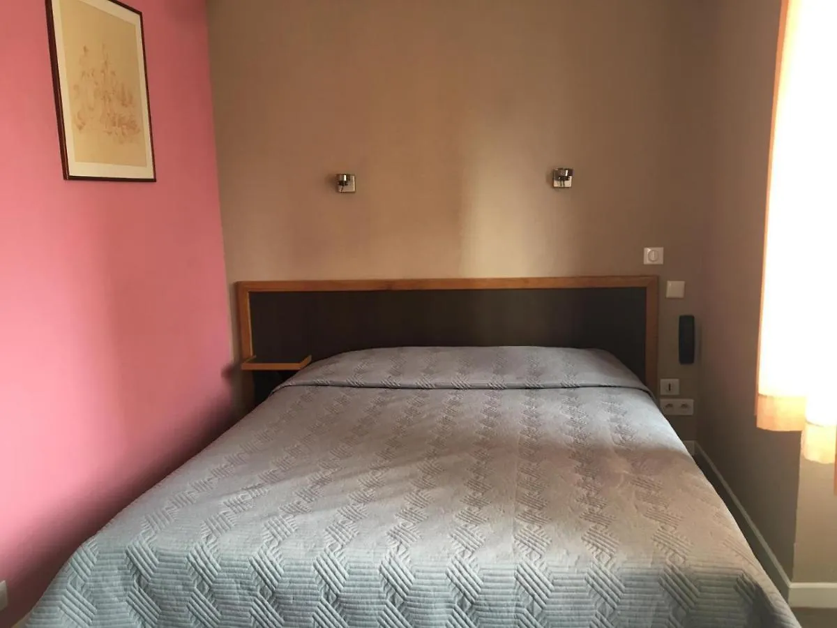 Hotel Val De Saone Lyon Caluire Rillieux Sathonay-Camp 2*,